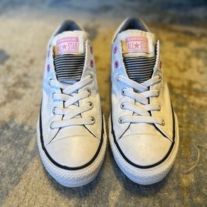 NEW! Women’s converse all stars with double tongue Size 5